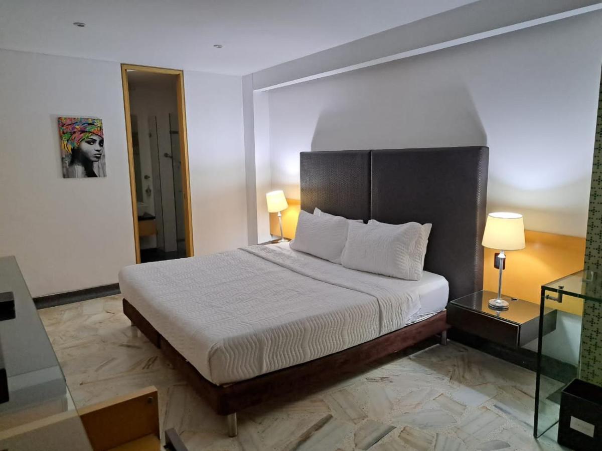 Aw Hotel Luxor Versalles Кали Екстериор снимка